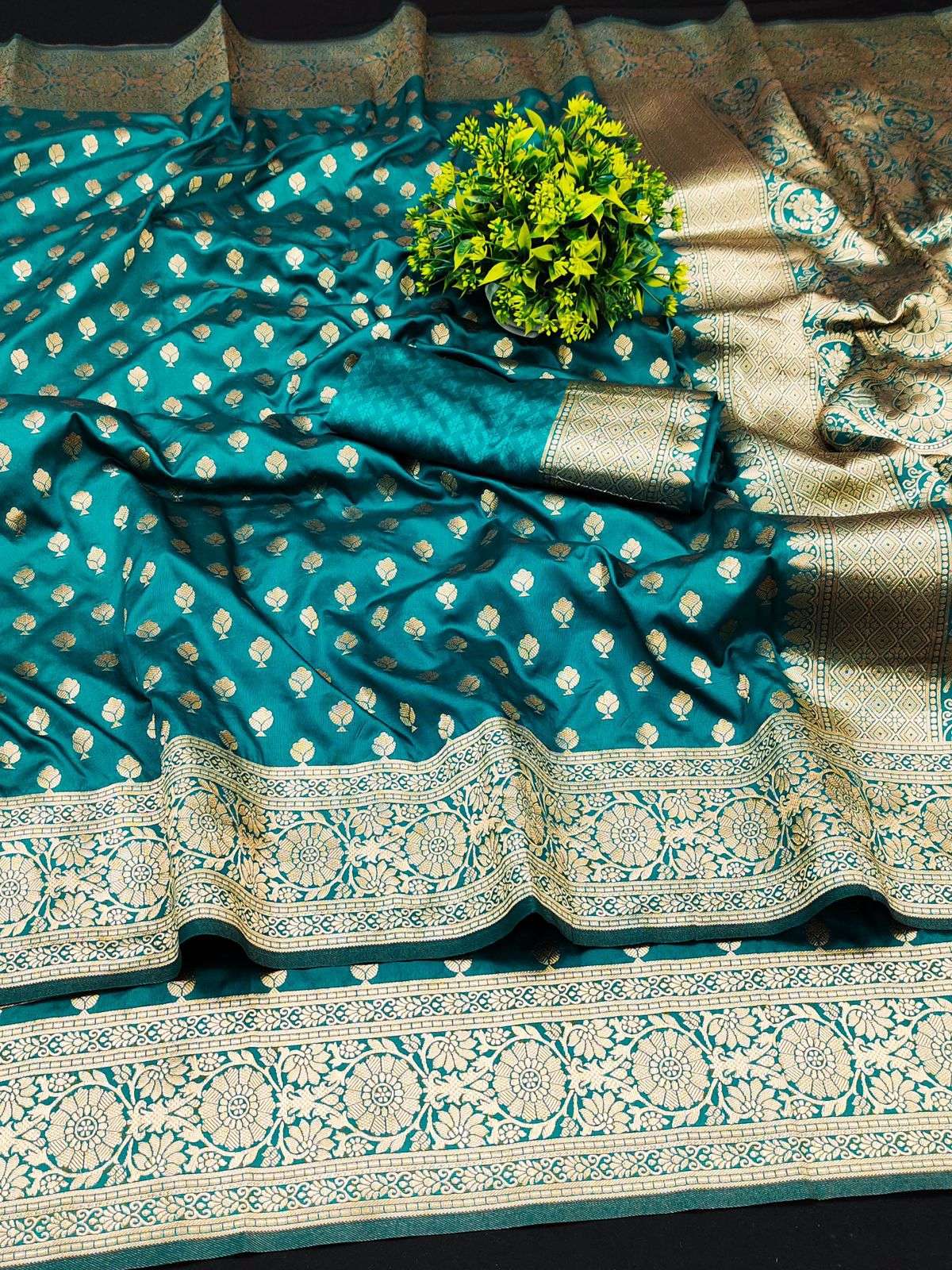 KARNIKA SILK Saree With Fancy Designer Weaving Brocade silk Blouse